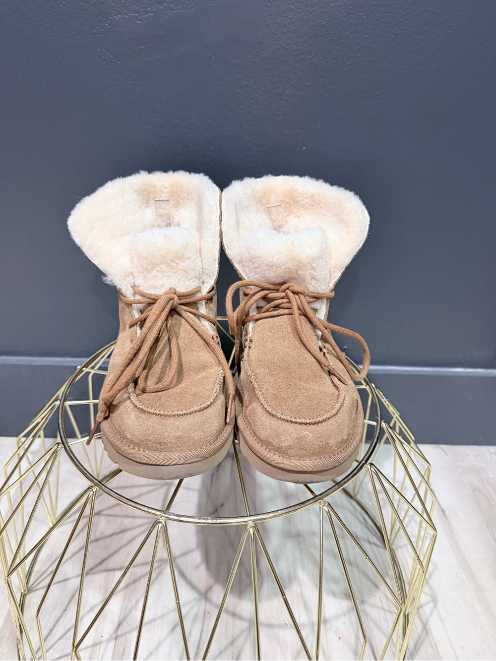 UGG Australia Chestnut Suede Sheepskin Lace Up Ankle Boots